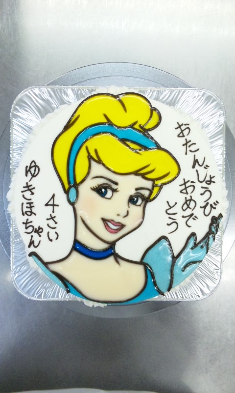 ディズニープリンセスの シンデレラ Cinderella ケーキはキャンバス ここまで描ける