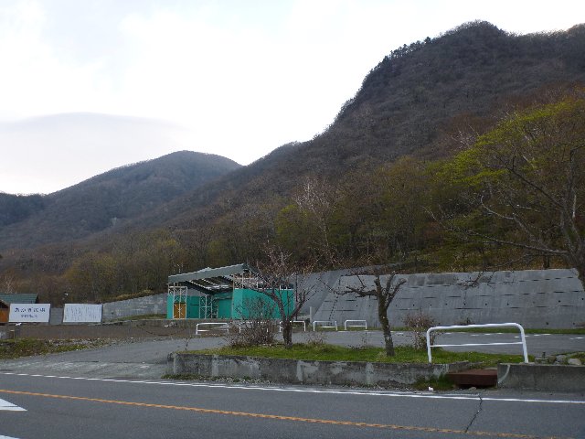 黒檜山（左）・駒ヶ岳（右）