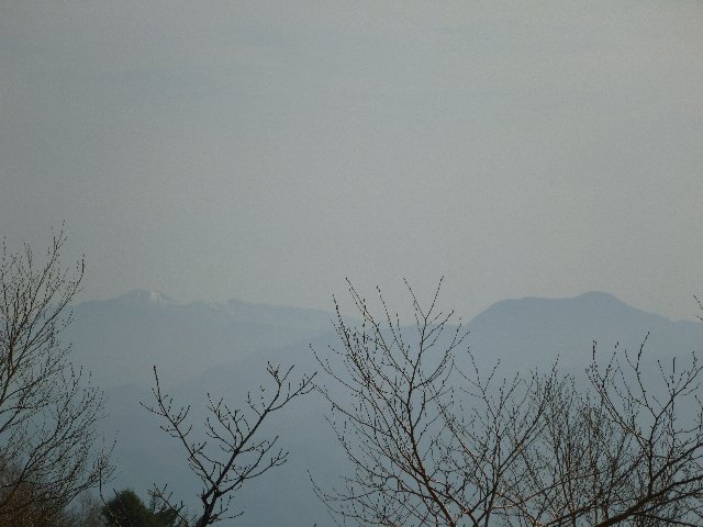 日光白根山（左）・皇海山（右）