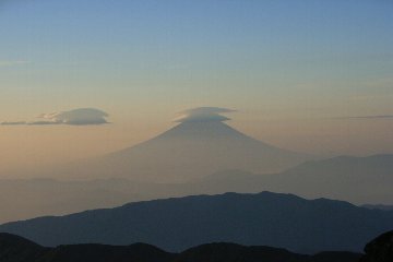 富士と笠雲
