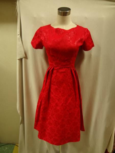 ｓａｍａｎｔｈａ ｓ ｖｉｎｔａｇｅ １９３０ S １９５０ S 店でｓｏｌｄ ５０ ｓ 赤 ワンピース バラ 織り模様 ヴィンテージ １９５０年代 アンティーク ドレス １９６０年代