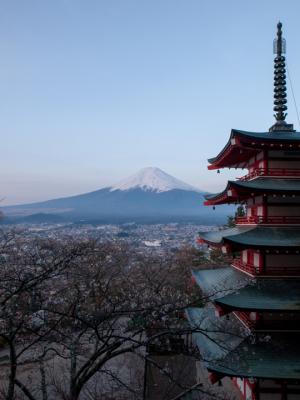 富士山と五重の塔（3）