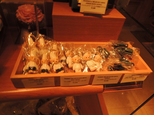 ペニンシュラ東京 ブティック カフェのアーモンドチョコレートは なんと 香港 メイド ペニンシュラ東京