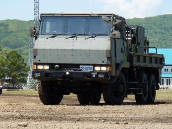19-73式大型トラック-国際任務仕様（防弾ガラス＋追加装甲板）