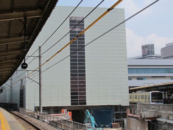 解体工事が本格化した千葉駅ビル「ペリエ1」