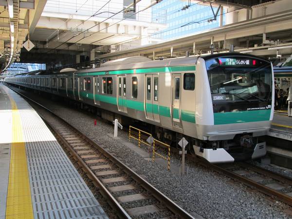 大崎駅に停車中の埼京線E233系7000番台