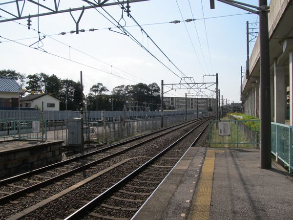 北初富駅の先も仮線用地が確保済みとなっている。