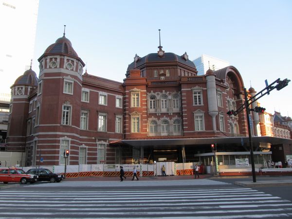 復原後の東京駅赤レンガ駅舎。