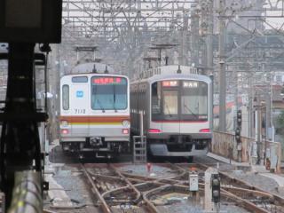 和光市駅到着後引上線に入り東京メトロ7000系とすれ違う。この日はそのまま検車区へ入庫した。